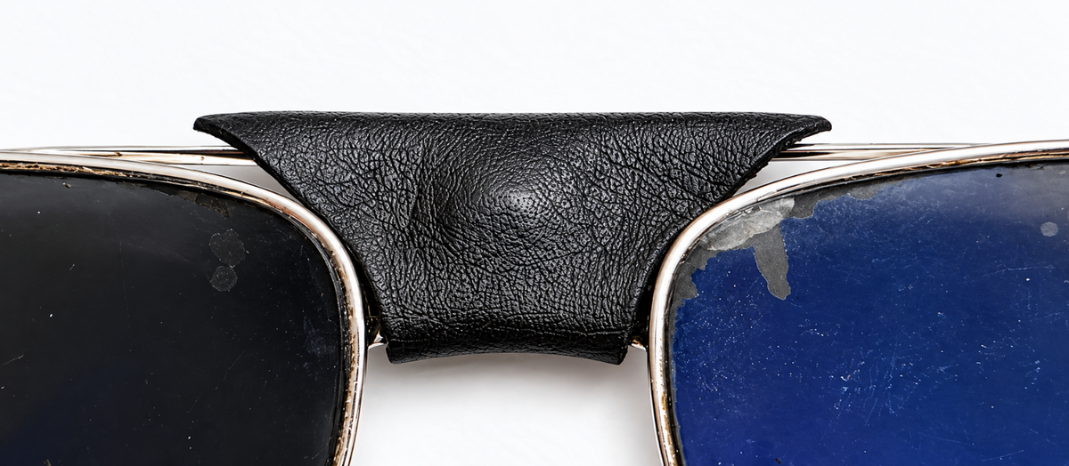 Cartier Eyeglasses Accesary - Leather Nose Bridge - Silver/Gold